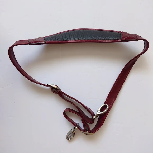 Vantaggio Italian Leather Laptop Briefcase Red RARE 16.5 x 11.5 x 5 RTL $490